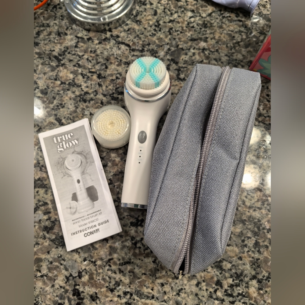 Conair True Glow electric sonic facial brush kit